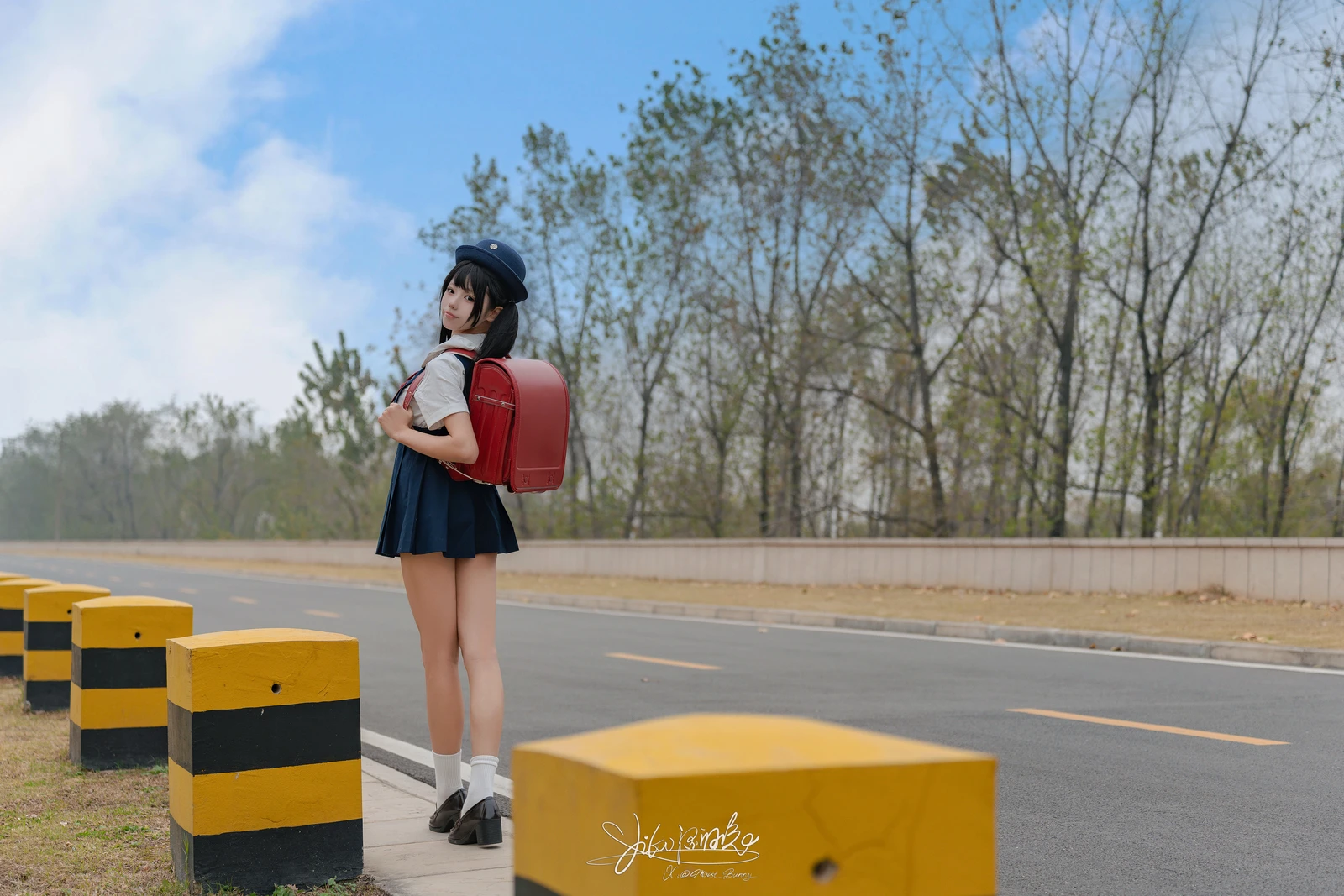咬一口兔娘---捕获水手服-[76P1V-1.49GB]-1.webp